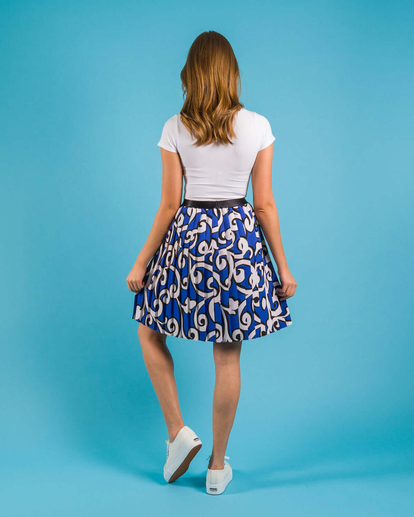 Easy sewing project, upcycled fabric, unique sewing project, sewing blog, plus size sewing pattern, sewing project for beginners,  knife pleat skirt, side  pleat skirt, easy sewing project for kids, Threadymade, Swirl Side Pleat Dylan Skirt , Short
