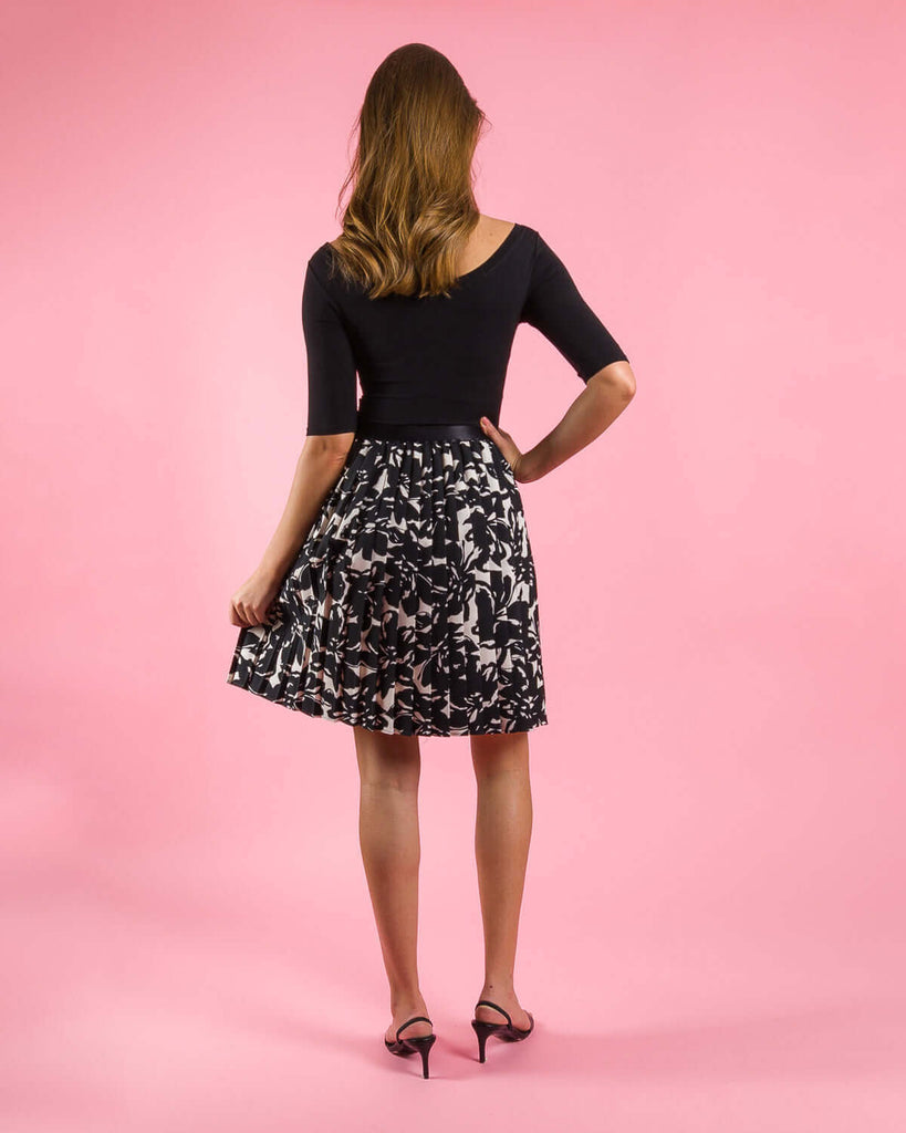 Easy sewing project, upcycled fabric, unique sewing project, sewing blog, plus size sewing pattern, sewing project for beginners,  knife pleat skirt, side  pleat skirt, easy sewing project for kids, Threadymade-Black-Forest-Sunburst-Skirt-Short