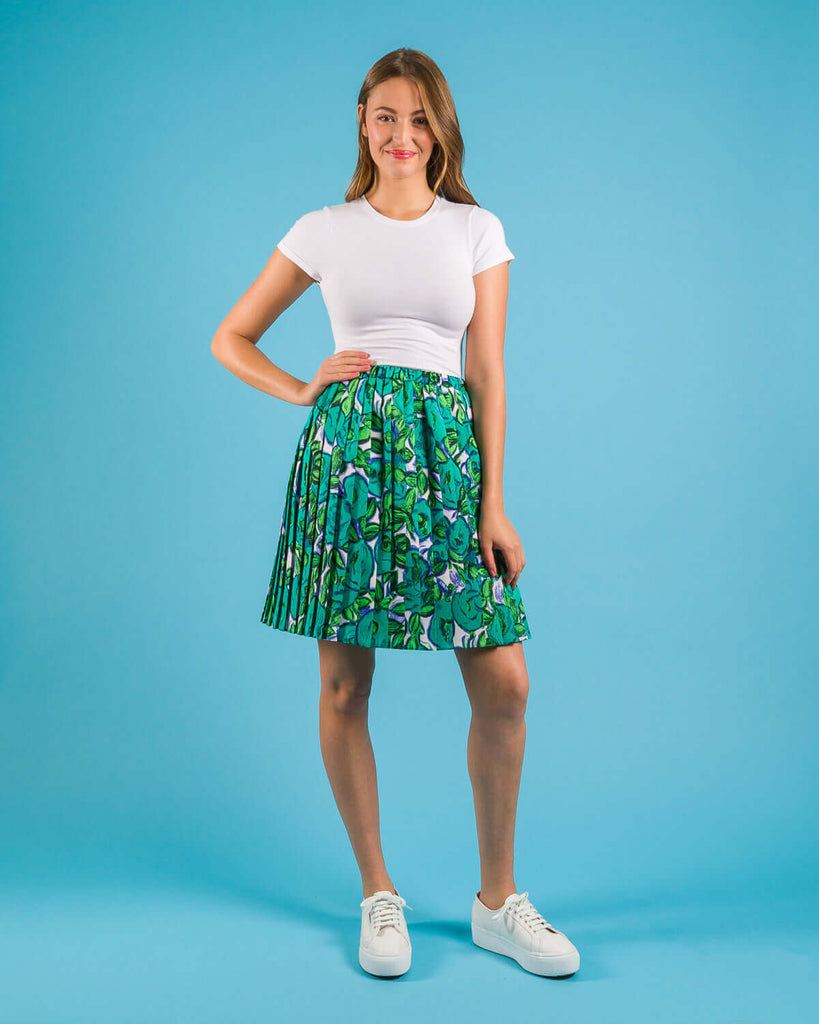 Easy sewing project, upcycled fabric, unique sewing project, sewing blog, plus size sewing pattern, sewing project for beginners,  knife pleat skirt, side  pleat skirt, easy sewing project for kids, Threadymade-Matisse-Side-Pleat-Skirt-Short