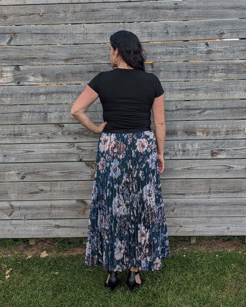 sunburst skirt, easy sewing project, upcycled woven jacquard, unique sewing project, sewing blog, plus size sewing pattern, sewing project for beginners,  knife pleat skirt, accordion pleat skirt, sunburst pleat skirt, threadymade, monroe skirt